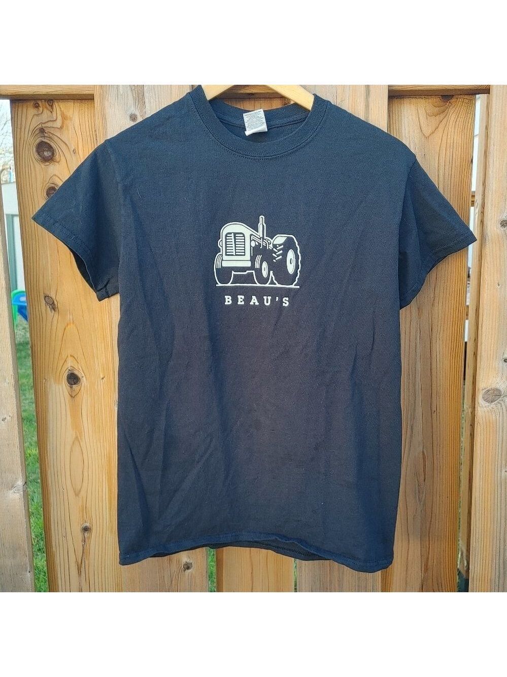 Beau's Brewery T-Shirt Size Small Beaus Tractor